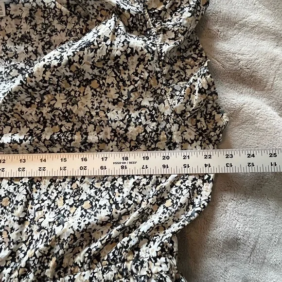 Time and Tru XXL (20) Ditsy Daisy Floral Mini Dress with Flutter Sleeves - Picture 14 of 16